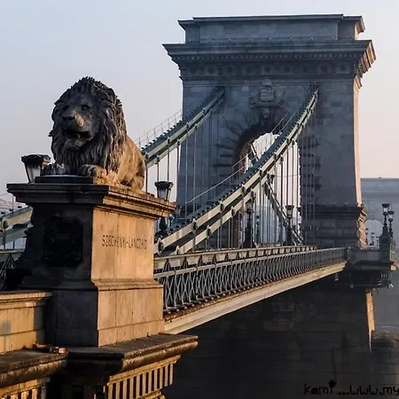 Διαμέρισμα Chain Bridge Apartment