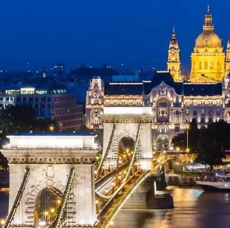 아파트 Chain Bridge Apartment *